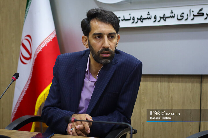 مصمم به حل پایدار معضل چندساله ساماندهی صنف پرنده‌فروشان اصفهان هستیم