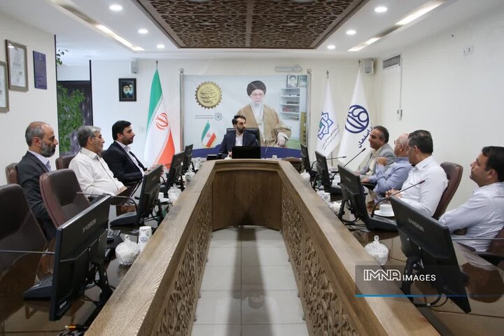میدان سنتی میوه و تره‌بار اصفهان در گذار به عصر دیجیتال